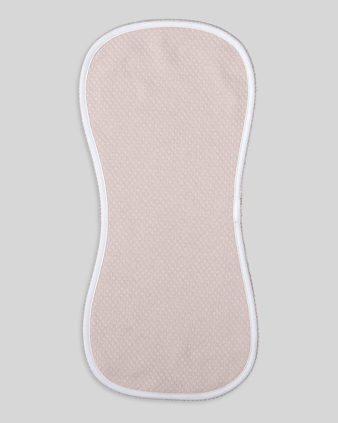 Hombrera en color nude con textura extra suave, perfecta para limpiar la cara y las manos del bebe.