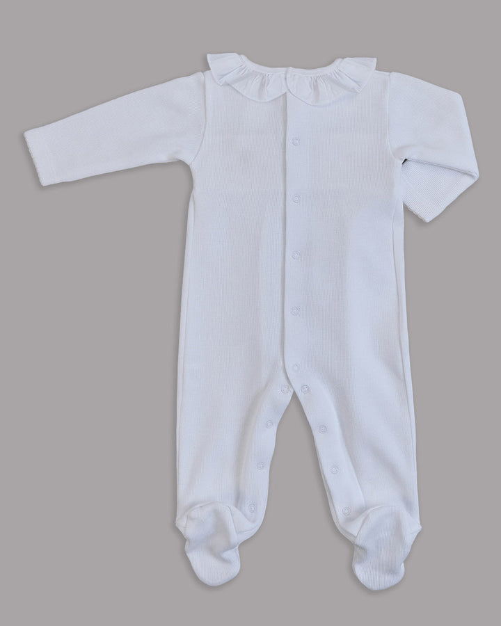 Enterizo blanco para bebé, perfecto para uso diario y eventos casuales.