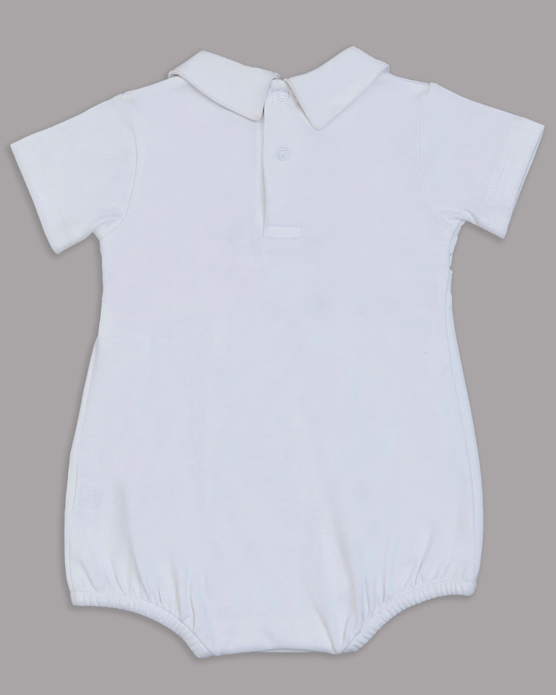 Bombacho para bebes en color blanco con bordado punto smock barcos