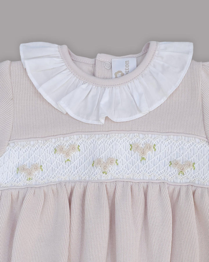 Bombacho en color nude para bebé, diseño suave y versátil para combinar con cualquier atuendo.