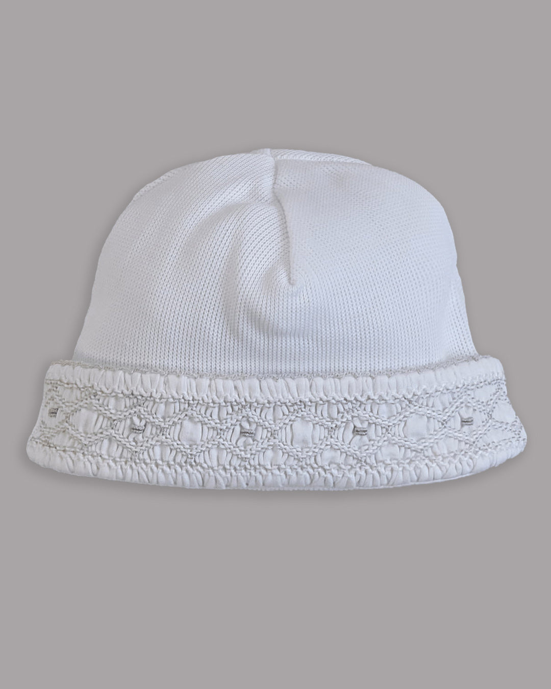 Gorro de algodón para bebé, ideal para ofrecer suavidad y frescura en cualquier temporada.